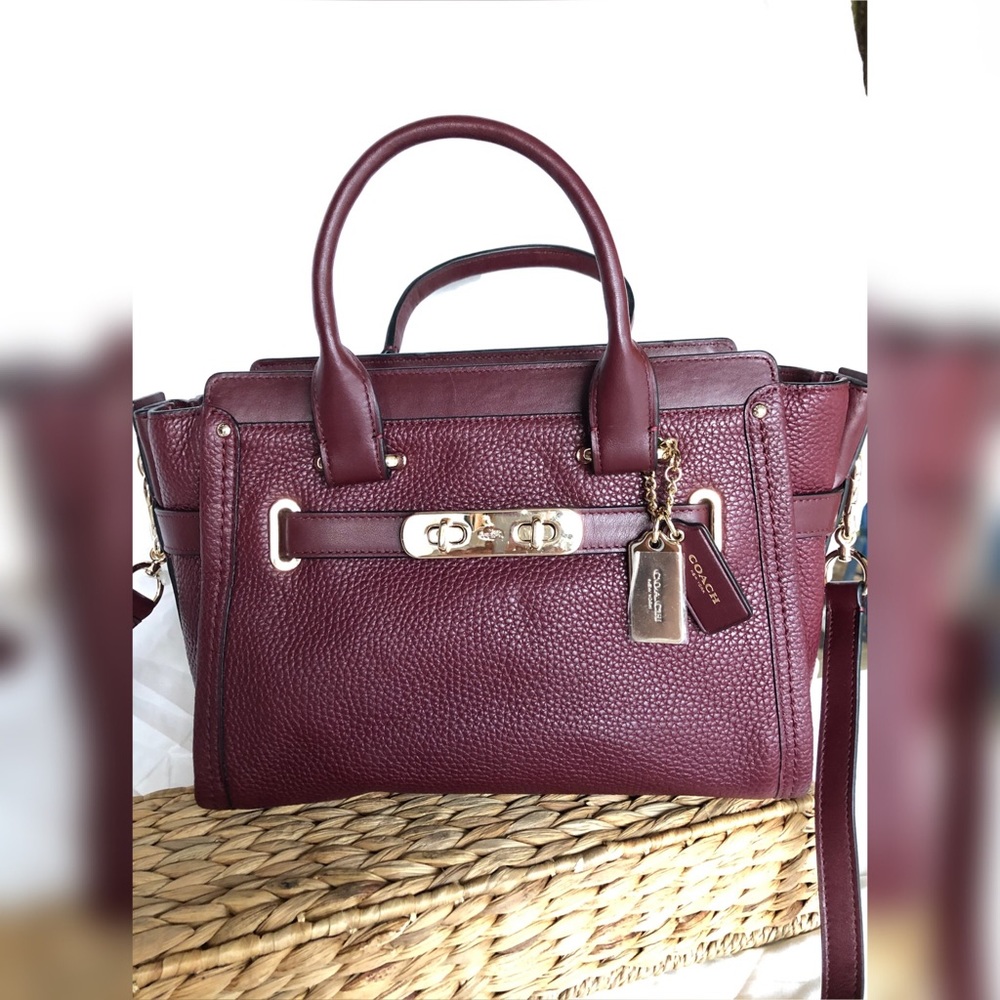 Coach Swagger 27 in Pebble Leather Satchel 🏷